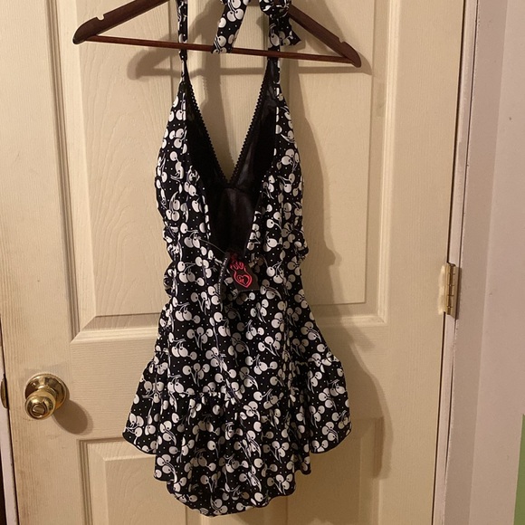 Retro Chic By Torrid - Black And White Cherry One-Piece Swimsuit NWT - Picture 2 of 7
